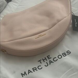Marc Jacobs Pink Hobo Bag Chic and Versatile
